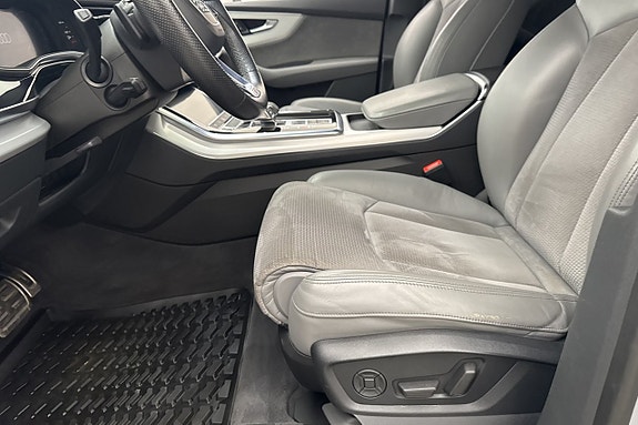 Audi Q8 17 of 30