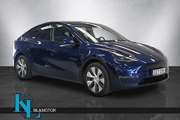 Tesla Model Y 4 of 5