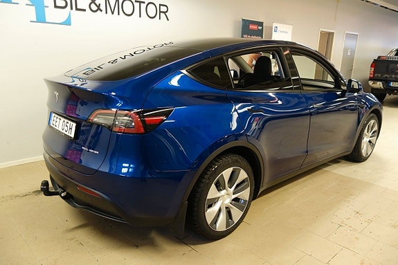Tesla Model Y 15 of 16