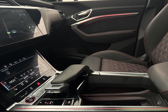 Audi SQ8 e-tron 29 of 30