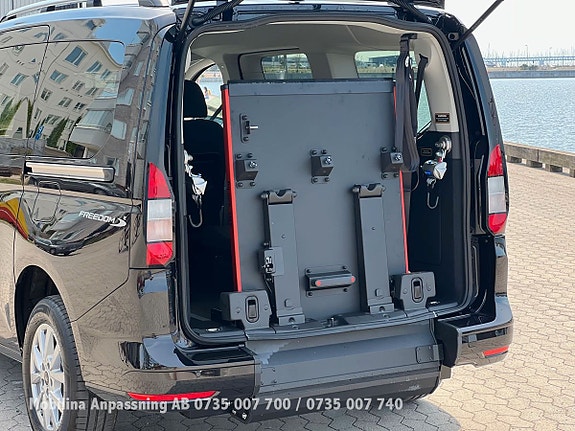 Ford Connect Tourneo 11 of 22