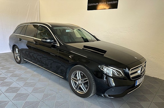Mercedes-Benz E220 5 of 5