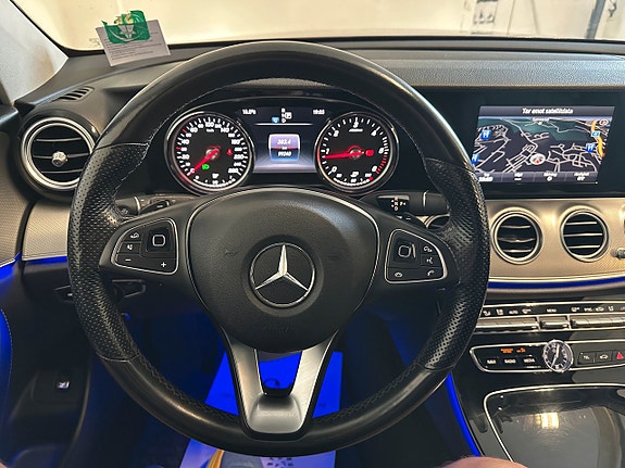 Mercedes-Benz E220 17 of 20