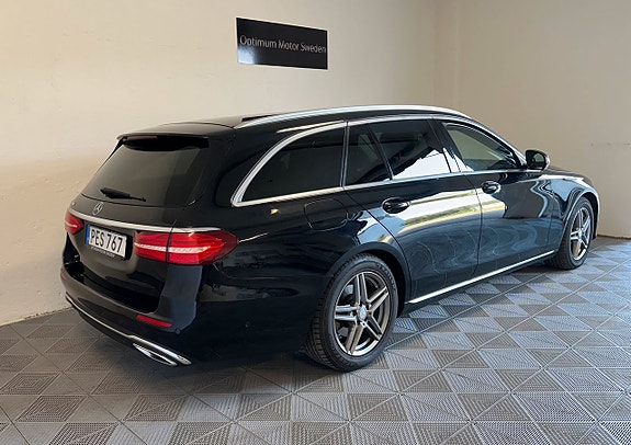 Mercedes-Benz E220 7 of 20