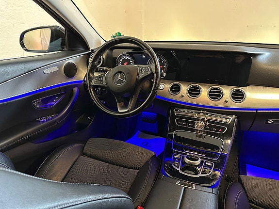 Mercedes-Benz E220 11 of 20