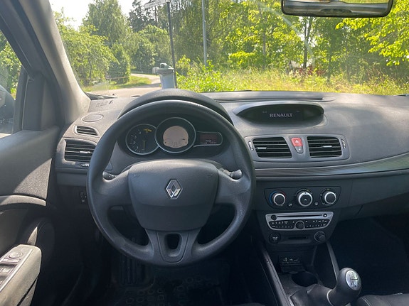 Renault Megane III 9 of 10