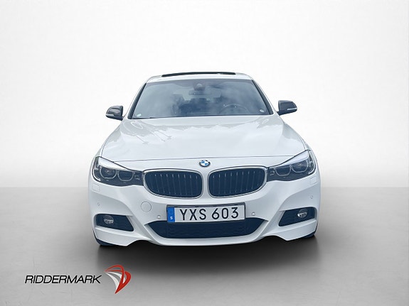 BMW 330i 2 of 5
