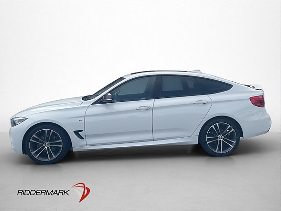 BMW 330i 4 of 5