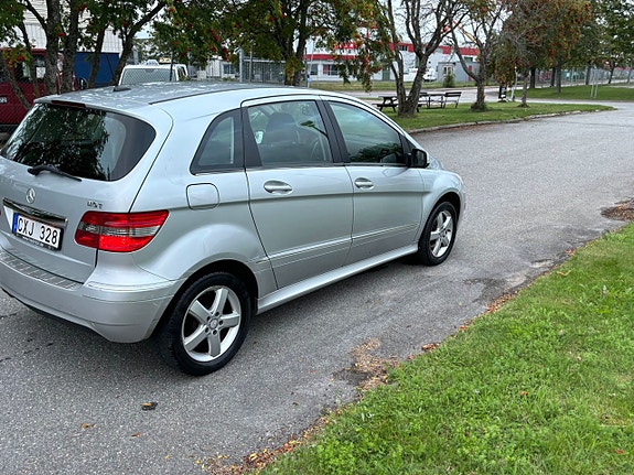 Mercedes-Benz B180 7 of 11