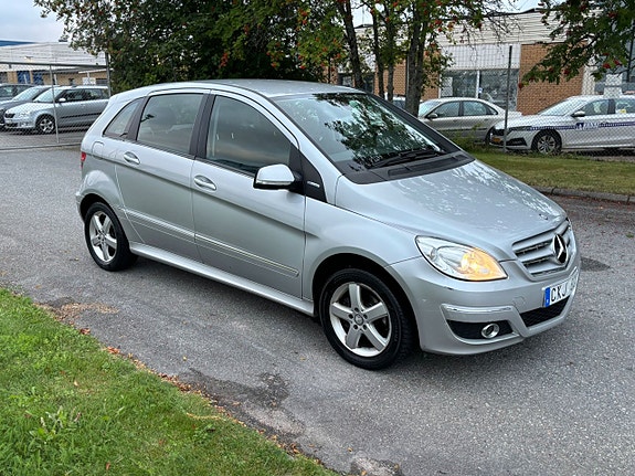 Mercedes-Benz B180 6 of 11