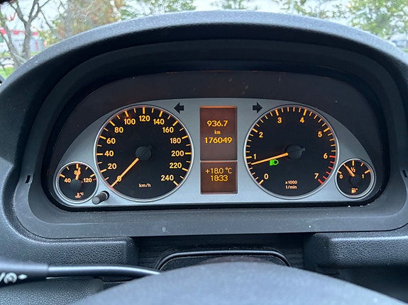Mercedes-Benz B180 11 of 11