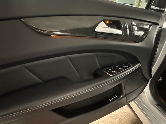 Mercedes-Benz CLS350 d 12 of 16