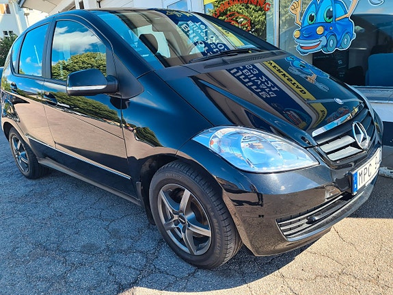 Mercedes-Benz A180 3 of 5