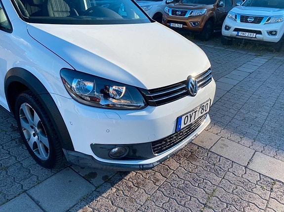 Volkswagen Touran Cross 8 of 22