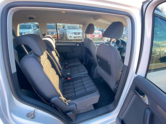 Volkswagen Touran Cross 13 of 22