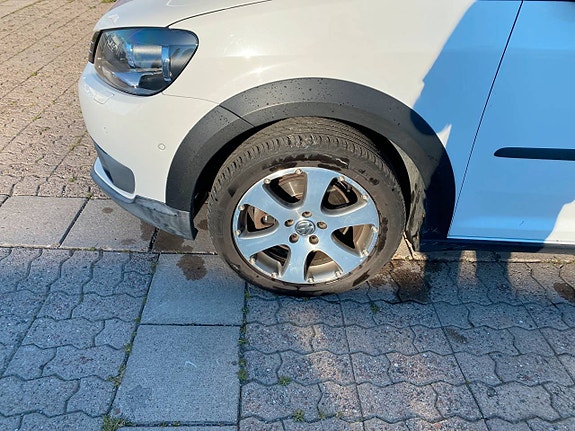 Volkswagen Touran Cross 21 of 22