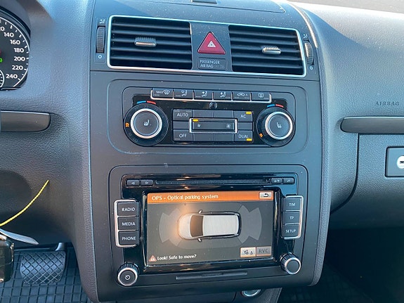 Volkswagen Touran Cross 17 of 22