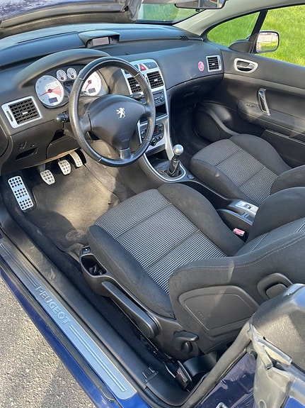 Peugeot 307 CC 19 of 23