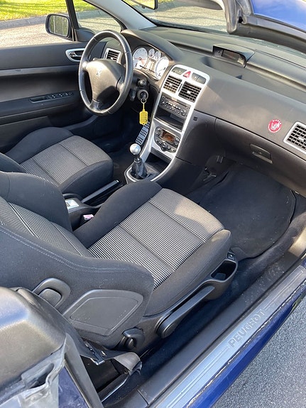 Peugeot 307 CC 20 of 23