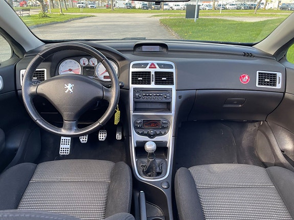 Peugeot 307 CC 21 of 23
