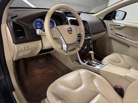 Volvo XC60 8 of 20