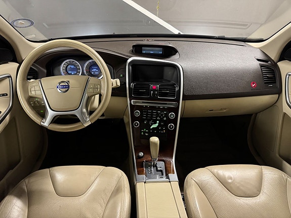 Volvo XC60 12 of 20