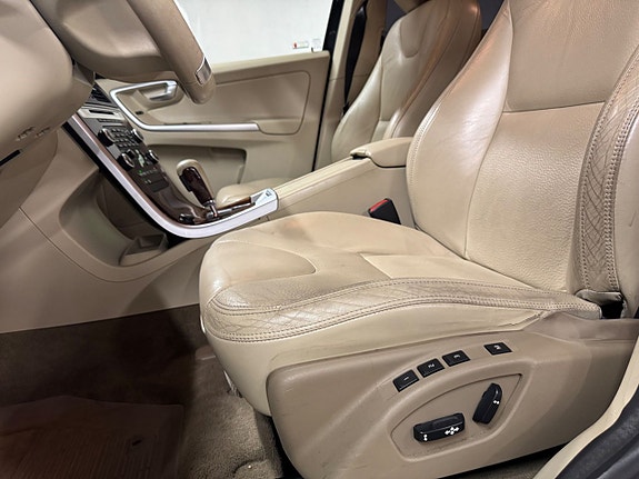 Volvo XC60 17 of 20