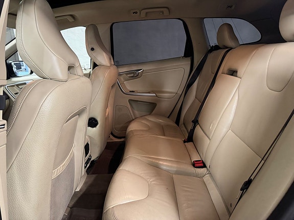 Volvo XC60 16 of 20