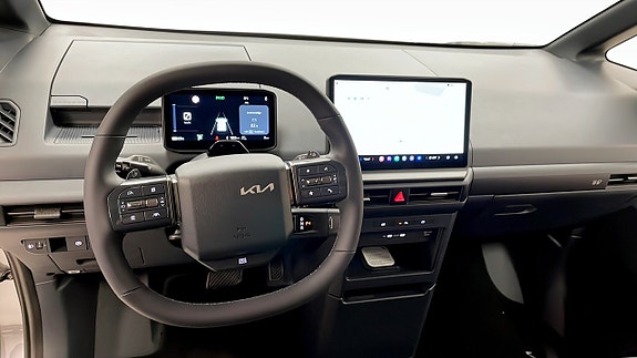 Kia PV5 8 of 12