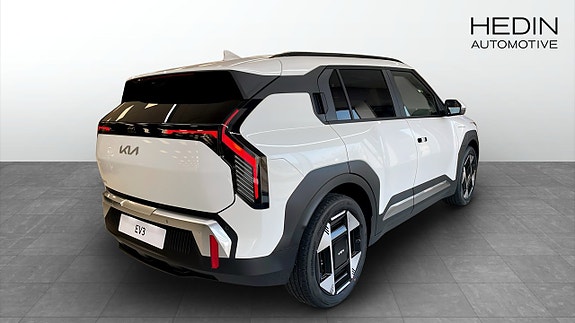 Kia EV3 2 of 5