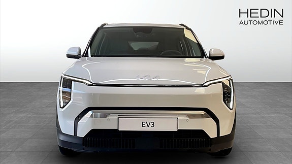 Kia EV3 8 of 9