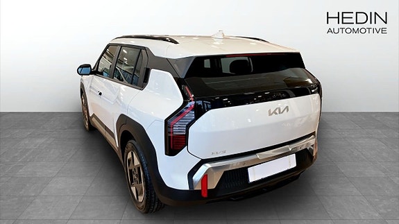 Kia EV3 2 of 16