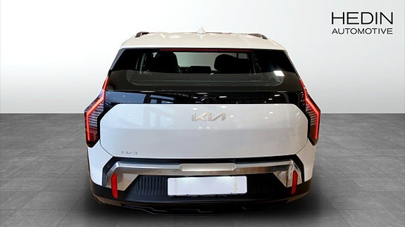 Kia EV3 7 of 16