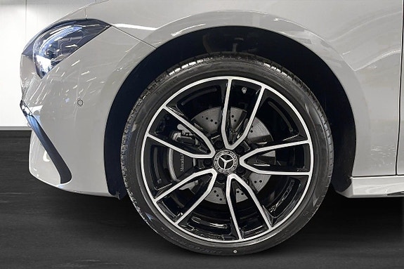 Mercedes-Benz CLA250 e 5 of 5