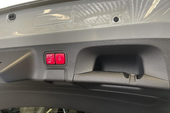 Mercedes-Benz CLA250 e 19 of 22