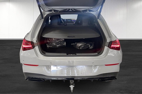 Mercedes-Benz CLA250 e 17 of 22