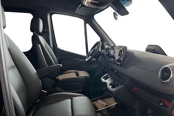 Mercedes-Benz Sprinter 319 10 of 16
