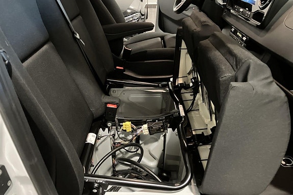 Mercedes-Benz Sprinter 208 21 of 21