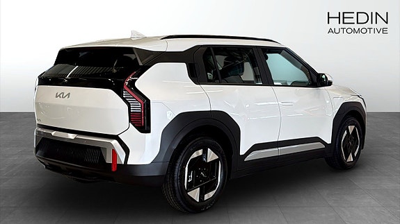 Kia EV3 2 of 17