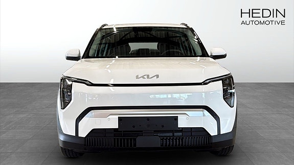 Kia EV3 8 of 17