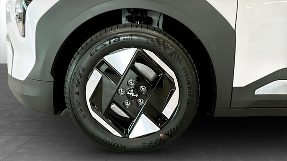 Kia EV3 9 of 17
