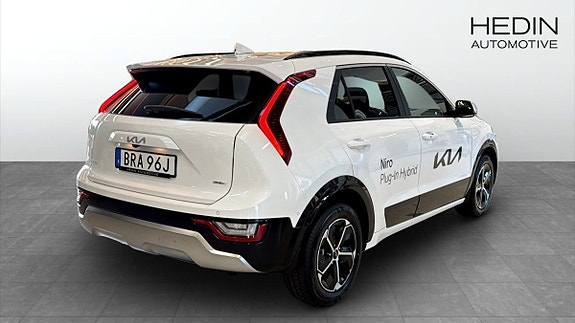 Kia Niro 2 of 17