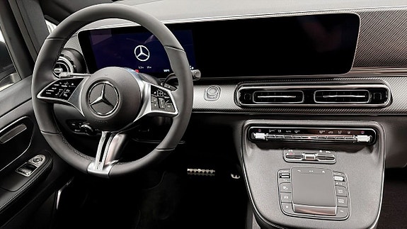 Mercedes-Benz V300 d 4 of 5