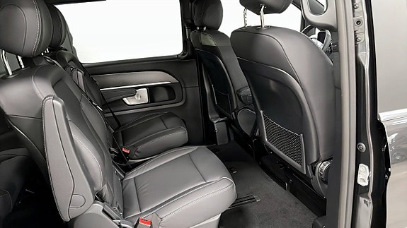 Mercedes-Benz V300 d 5 of 5