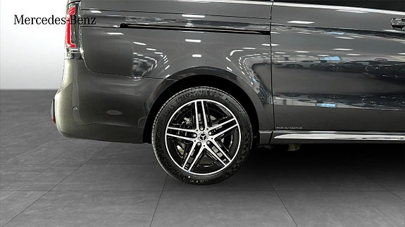 Mercedes-Benz V300 d 9 of 9