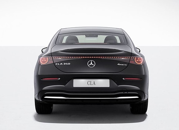 Mercedes-Benz CLA350 4 of 8