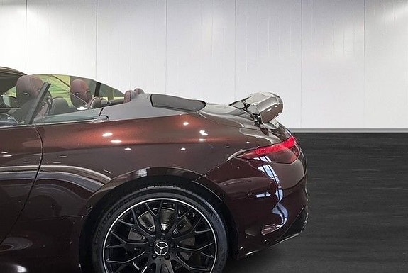 Mercedes-Benz SL63 22 of 23