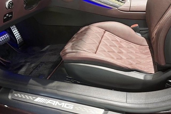 Mercedes-Benz SL63 13 of 23