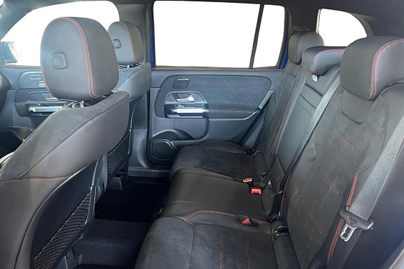 Mercedes-Benz GLB200 10 of 16