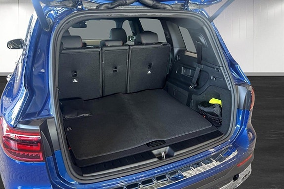 Mercedes-Benz GLB200 14 of 16